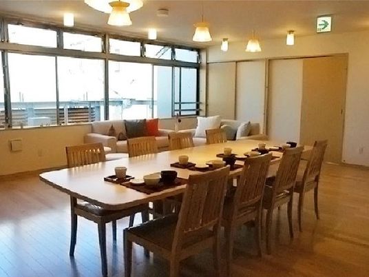 明るいダイニングルーム