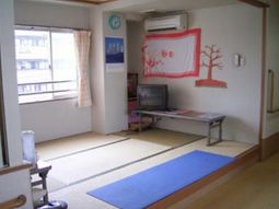 明るい和室の居室