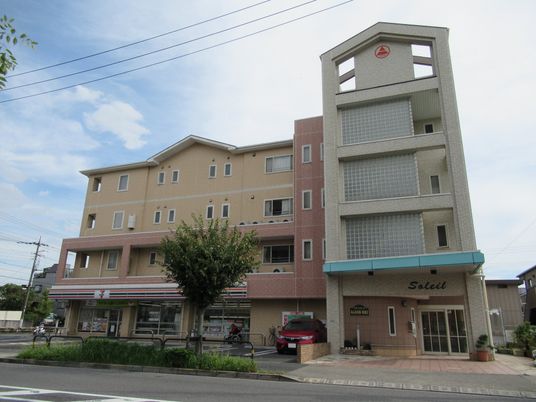 多階層建物の外観