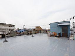 広々とした屋上空間