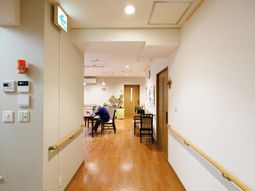 廊下とリビングの一部