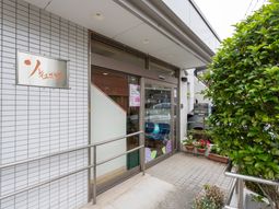 花壇のあるエントランス