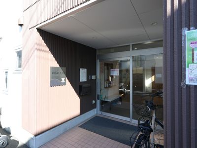 明るいエントランス風景