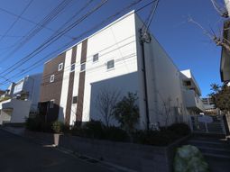 モダンな建物の外観