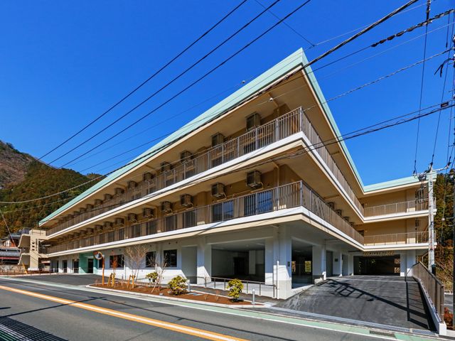 ゆったりとした外観 外観 開放的で明るい外観が、訪れる方々を温かく迎え入れています。