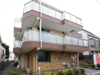 多階層の建物エクステリア