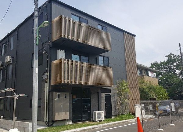 現代的な建物の外観