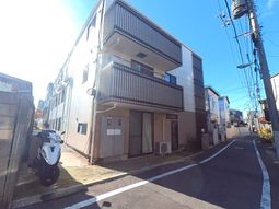 明るい雰囲気の建物外観