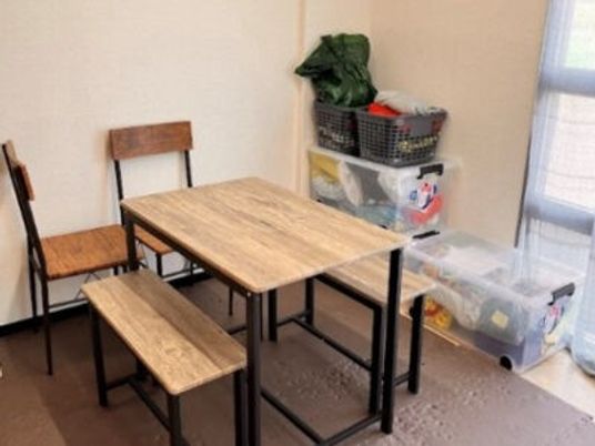 簡素な休憩室  