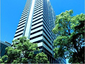 高層ビルの外観  