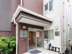 訪問者を迎える玄関