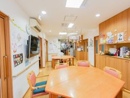 共有スペースの温かな雰囲気