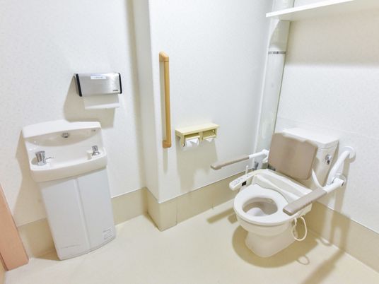 バリアフリー対応のトイレ