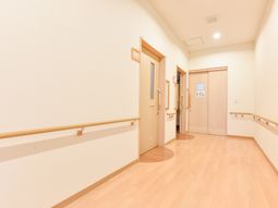 明るい廊下の様子