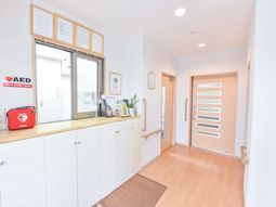 明るい受付エリア