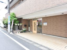 レンガ造りのエントランス