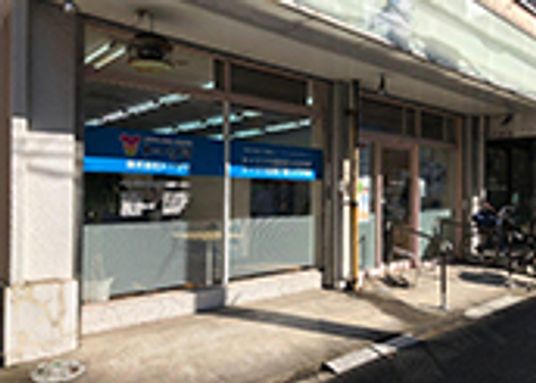 入り口が広い施設外観