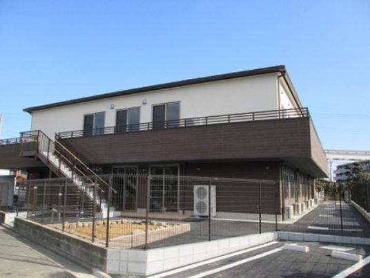 施設の清潔な外観