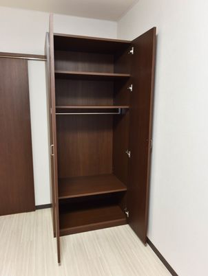整頓されたクローゼット
