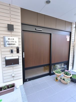 入口扉と郵便受け