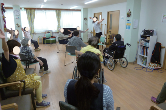 楽しく交流できる室内