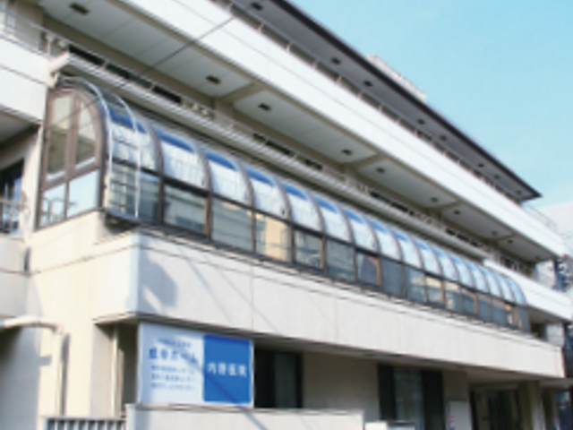 清潔感のある施設の外観 開放感溢れるガラス張りの明るい外観が印象的です。ここでは日々の業務を通じて、ご利用者さまの快適な生活をサポートするやりがいを感じられるでしょう。