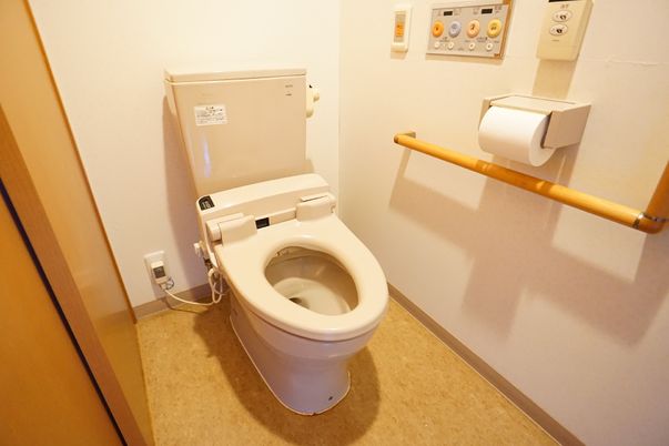 手すり付きトイレ空間