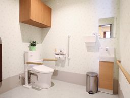 バリアフリーなトイレ設備