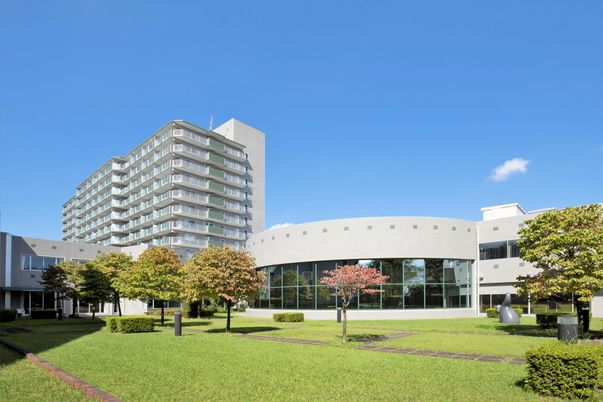 開放感ある施設の外観