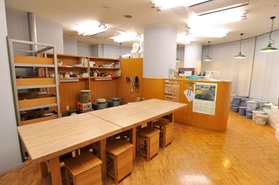 明るいケア施設の居室