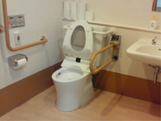 バリアフリーのトイレ設備