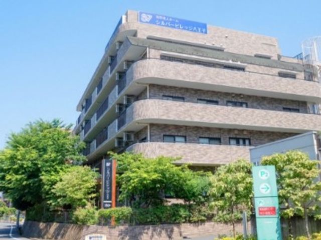 外観の建物 外観   緑に囲まれた落ち着いた外観で、開放感のある佇まいです。就業先として、周辺環境の雰囲気も確認しやすいです。