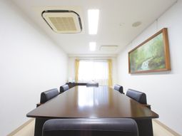 清潔な会議室