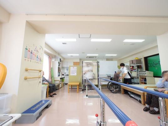  機能訓練室の日常風景  