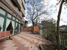 テラスと自然の風景