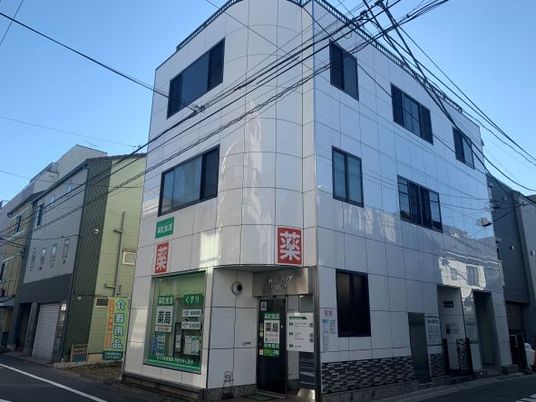 外観の建物正面  