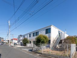 電線がある建物
