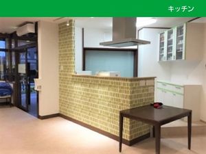 明るいキッチン  