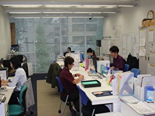 明るいオフィス空間