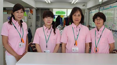 スタッフの明るい表情