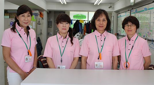 スタッフの明るい表情