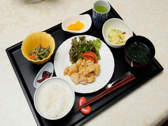 栄養満点の食事提供