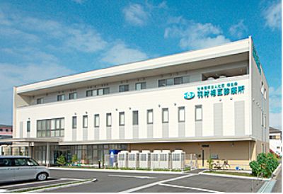 3階建ての施設外観