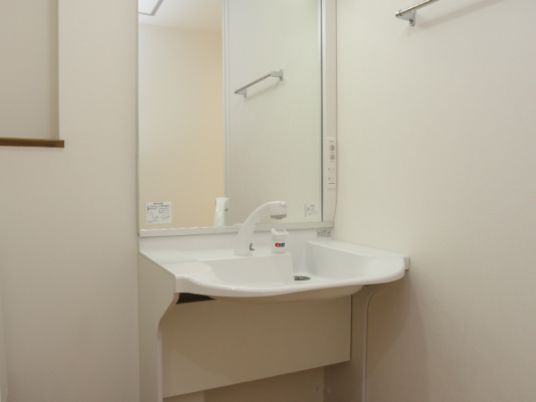 洗面台の明るい空間