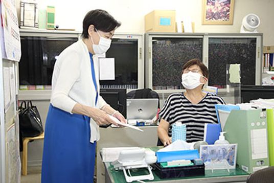 ケアスタッフと利用者の会話