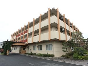 多階建て施設の外観