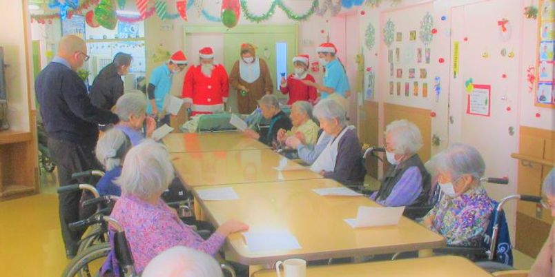 集まる人々の空間