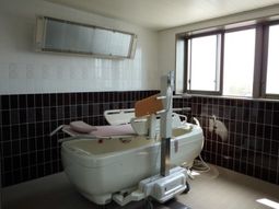快適な設備の浴室