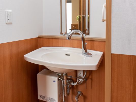 清潔な洗面台設備