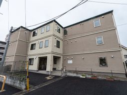 多階建ての建物外観